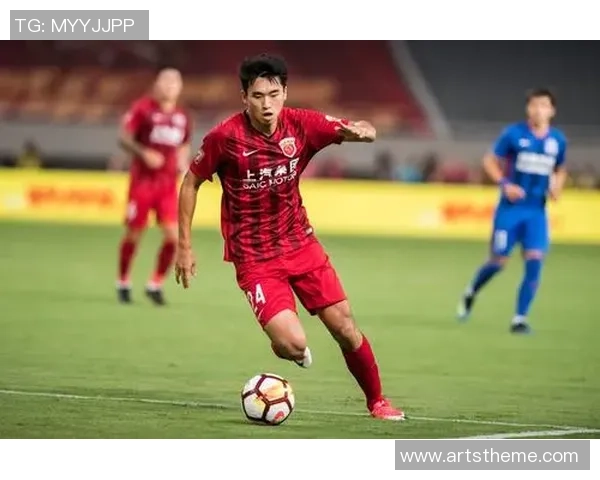 深圳足球队以85分领跑精英赛积分榜展现强劲实力